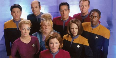 stars of star trek voyager